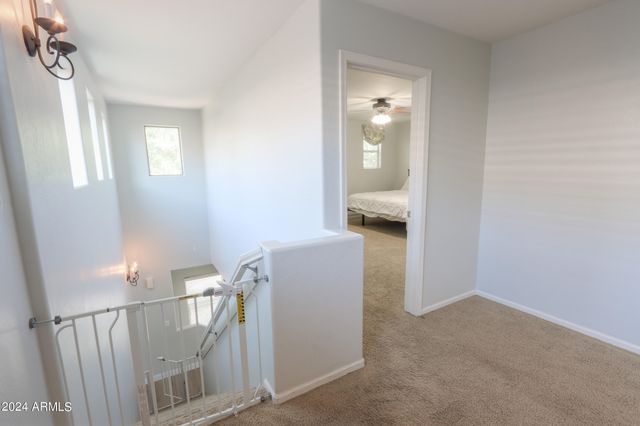 986 S Hawk Lane, Gilbert, AZ 85296