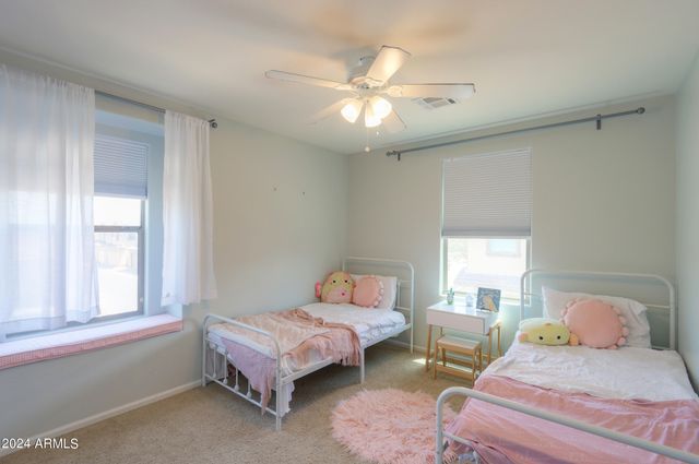 986 S Hawk Lane, Gilbert, AZ 85296