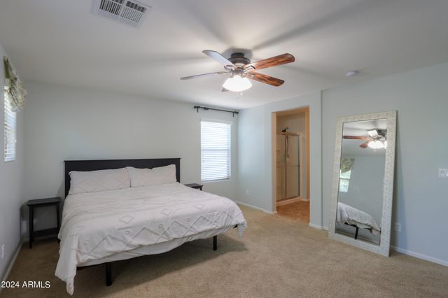 986 S Hawk Lane, Gilbert, AZ 85296