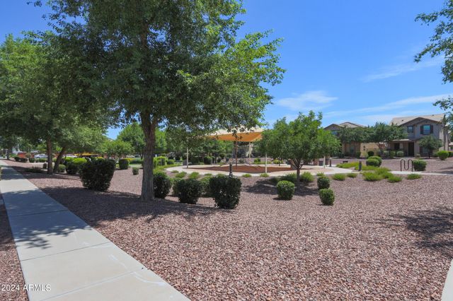 986 S Hawk Lane, Gilbert, AZ 85296