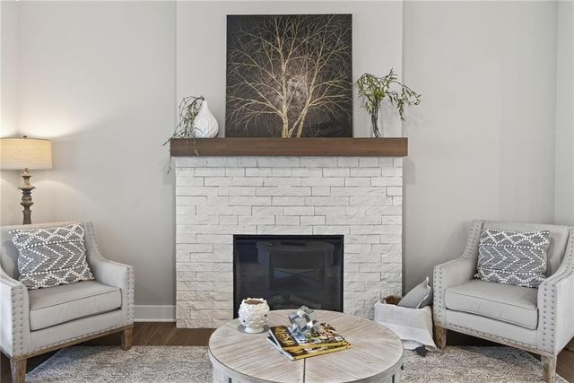 22216 W 82nd Terrace, Lenexa, KS 66220