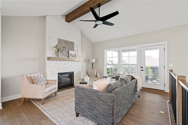 22216 W 82nd Terrace, Lenexa, KS 66220