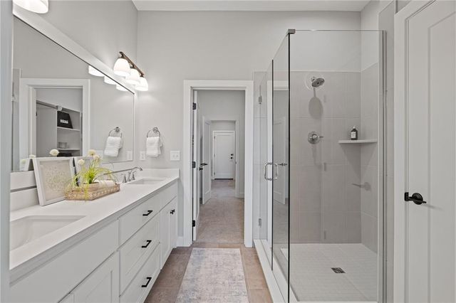 22216 W 82nd Terrace, Lenexa, KS 66220