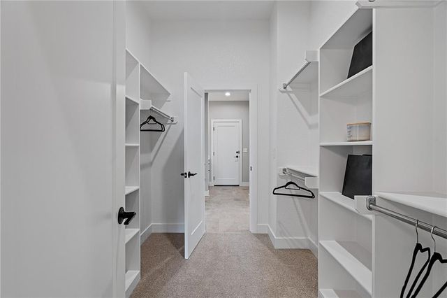 22216 W 82nd Terrace, Lenexa, KS 66220