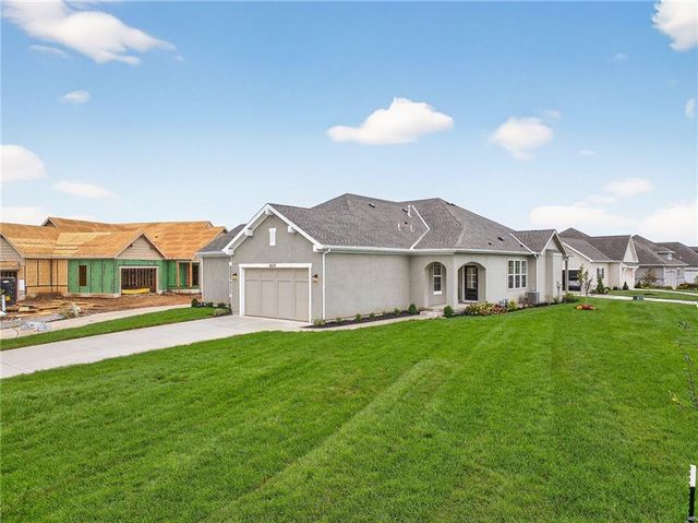 22216 W 82nd Terrace, Lenexa, KS 66220