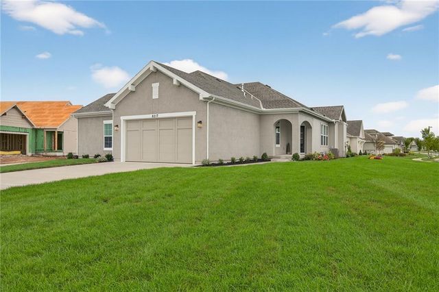 22216 W 82nd Terrace, Lenexa, KS 66220