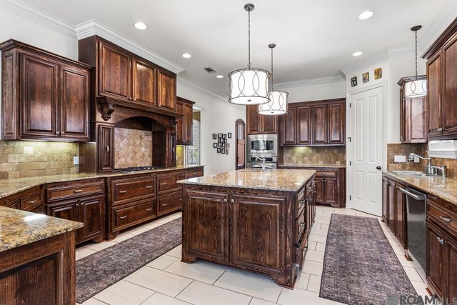 3126 Laurel Plantation Ave, Baton Rouge, LA 70820