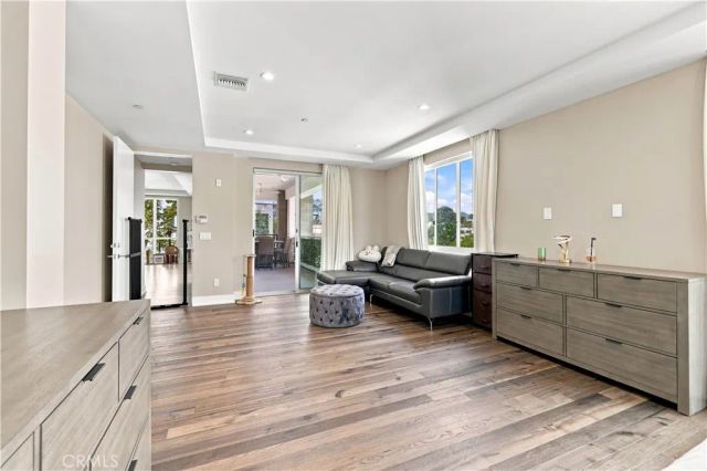 450 N Palm Dr 407, Beverly Hills, CA 90210