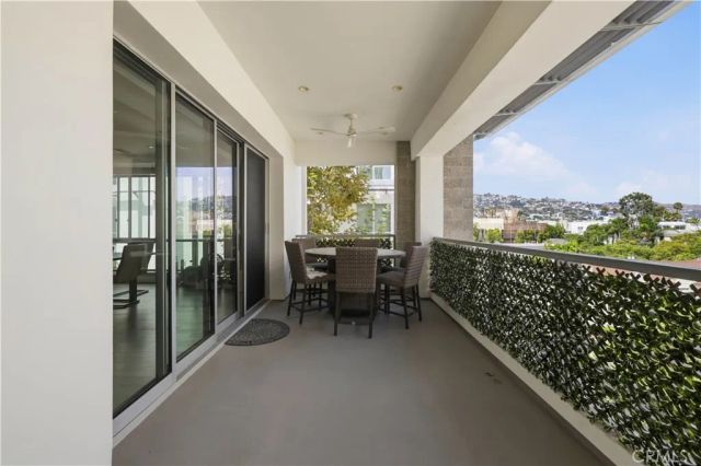 450 N Palm Dr 407, Beverly Hills, CA 90210