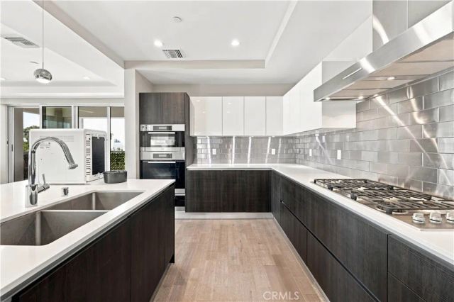 450 N Palm Dr 407, Beverly Hills, CA 90210