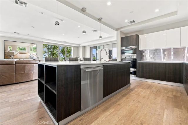450 N Palm Dr 407, Beverly Hills, CA 90210