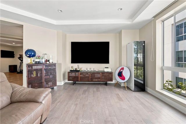 450 N Palm Dr 407, Beverly Hills, CA 90210