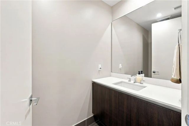 450 N Palm Dr 407, Beverly Hills, CA 90210