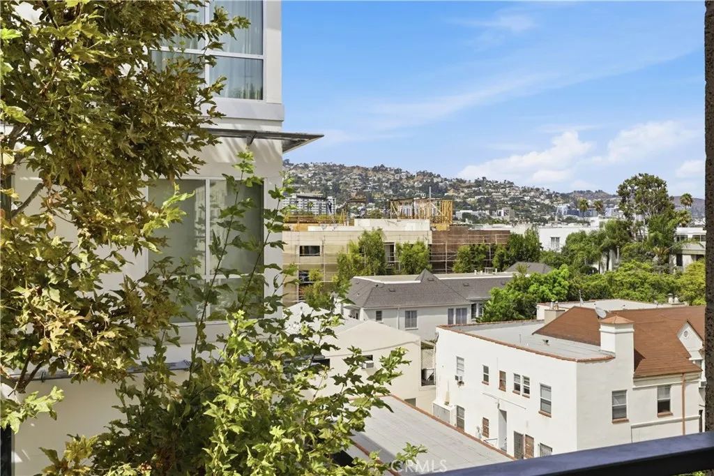 450 N Palm Dr 407, Beverly Hills, CA 90210