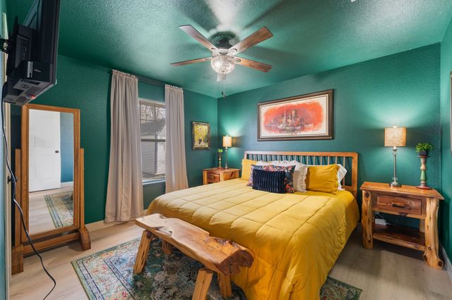 206 N Holloway Street, Cleburne, TX 76033