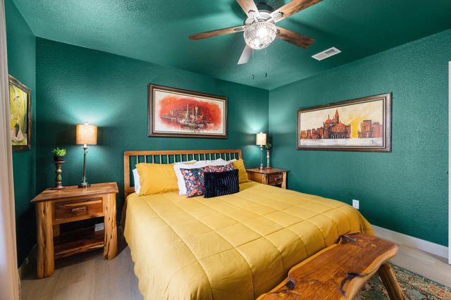 206 N Holloway Street, Cleburne, TX 76033