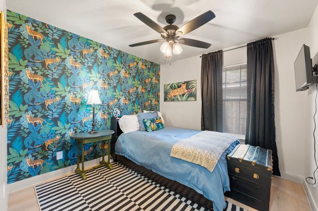 206 N Holloway Street, Cleburne, TX 76033