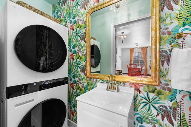 206 N Holloway Street, Cleburne, TX 76033