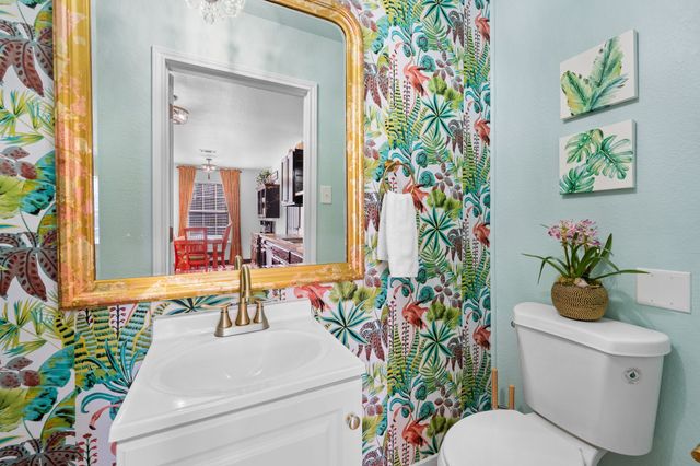 206 N Holloway Street, Cleburne, TX 76033