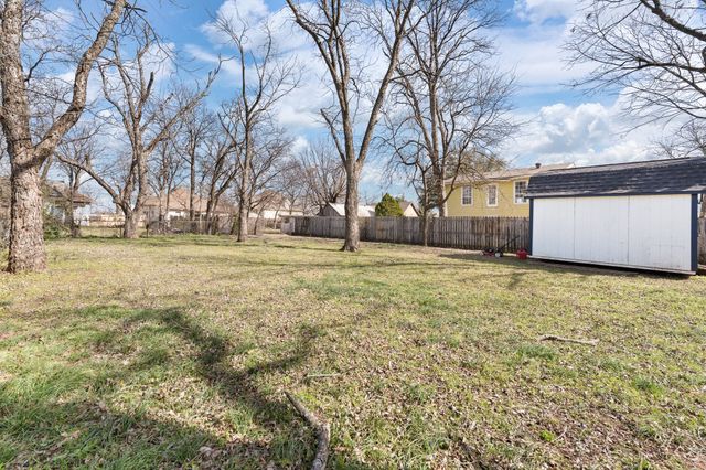 206 N Holloway Street, Cleburne, TX 76033