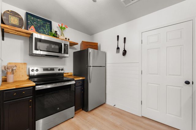 206 N Holloway Street, Cleburne, TX 76033