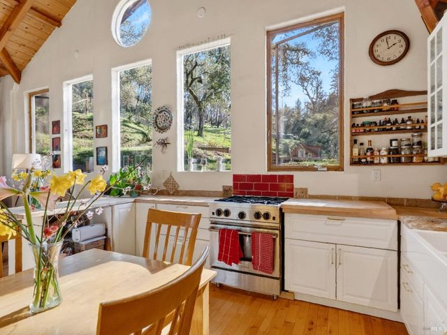 11641 HWY 128 Hwy, Healdsburg, CA 95448