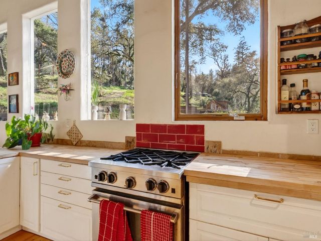 11641 HWY 128 Hwy, Healdsburg, CA 95448