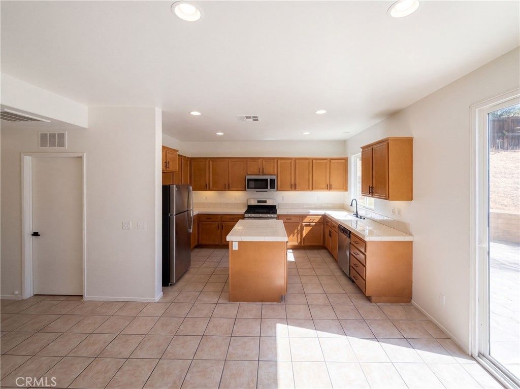 25975 Avenida Classica, Moreno Valley, CA 92551 — exterior