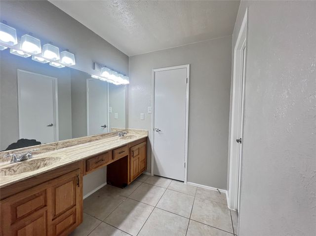 1304 Creekwood Court, Allen, TX 75002