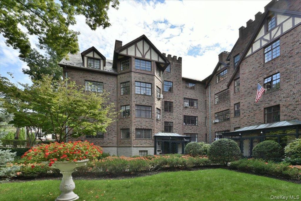 38-30 Douglaston Parkway 4B, Douglaston, NY 11363 — photo 4