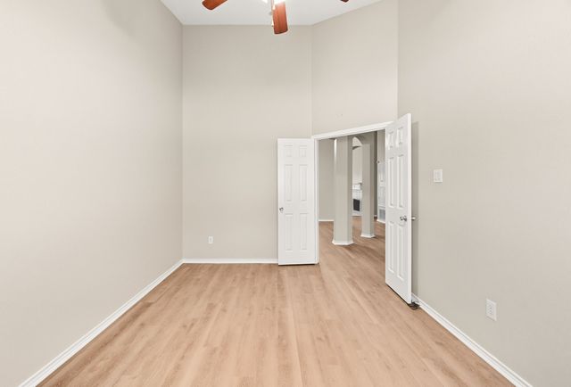 909 Hannah Way, Dallas, TX 75253