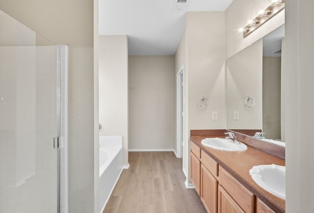 909 Hannah Way, Dallas, TX 75253
