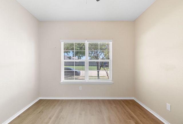 909 Hannah Way, Dallas, TX 75253