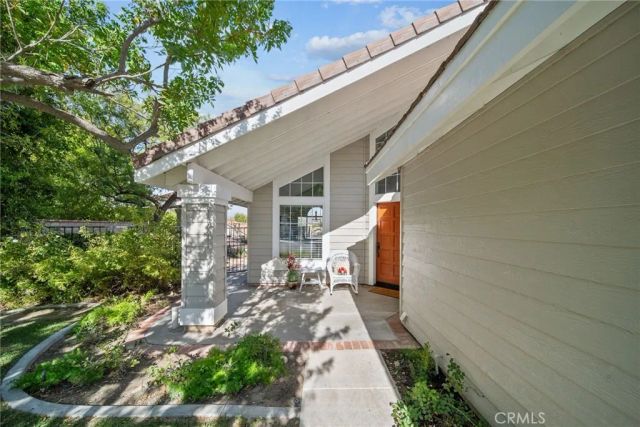 27576 Artine, Saugus, CA 91350