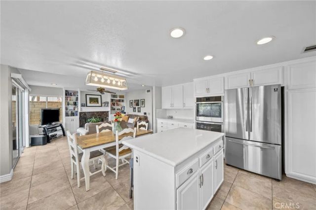 27576 Artine, Saugus, CA 91350