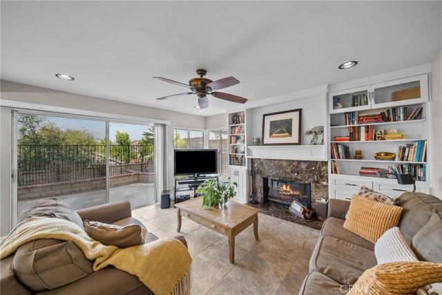 27576 Artine, Saugus, CA 91350