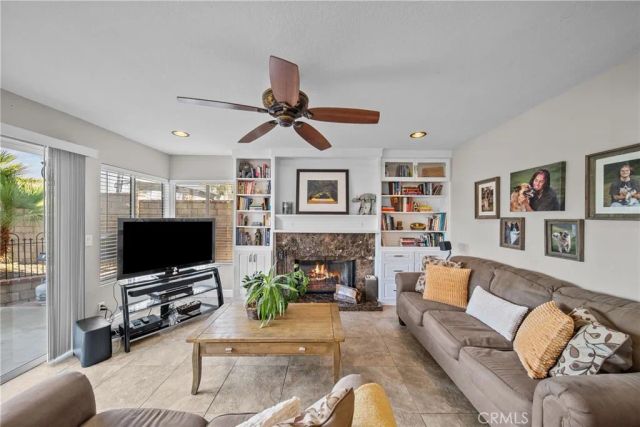 27576 Artine, Saugus, CA 91350