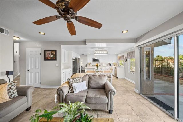 27576 Artine, Saugus, CA 91350