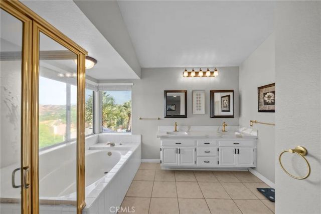 27576 Artine, Saugus, CA 91350