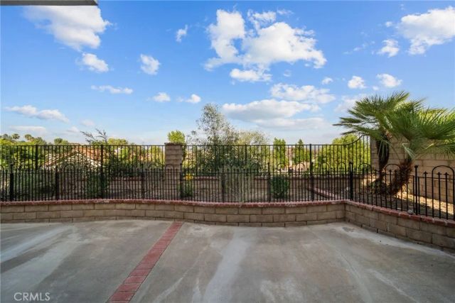 27576 Artine, Saugus, CA 91350