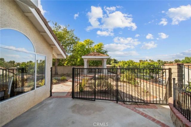 27576 Artine, Saugus, CA 91350