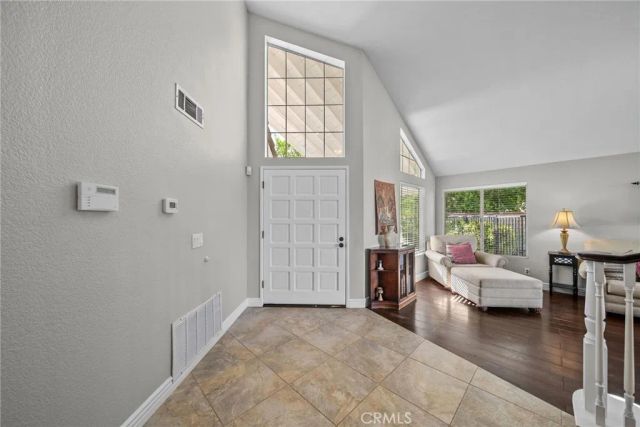 27576 Artine, Saugus, CA 91350
