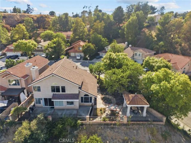27576 Artine, Saugus, CA 91350