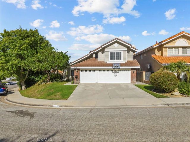 27576 Artine, Saugus, CA 91350