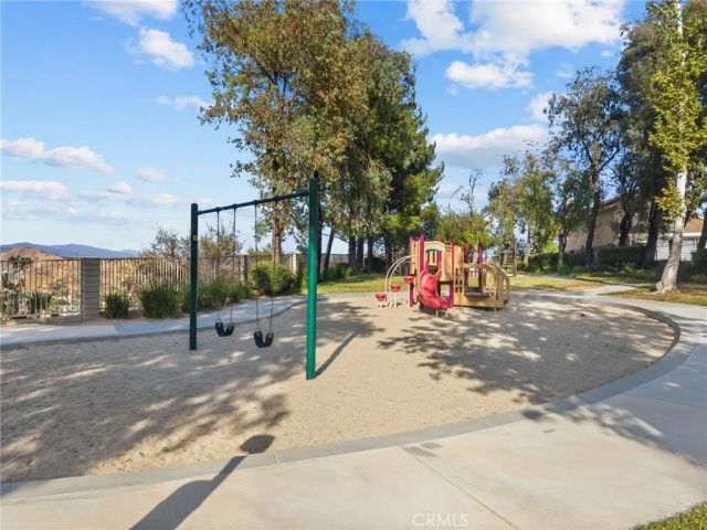 27576 Artine, Saugus, CA 91350