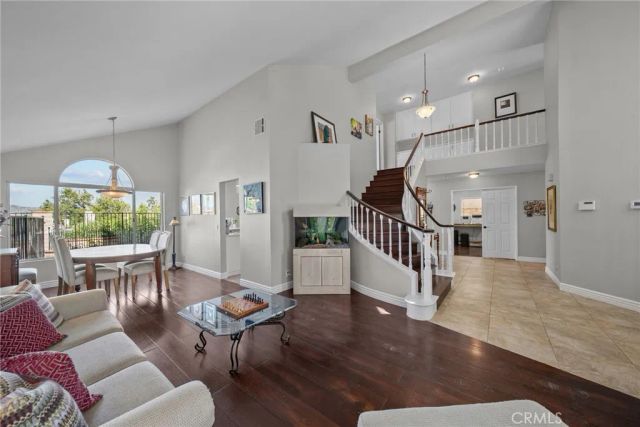 27576 Artine, Saugus, CA 91350