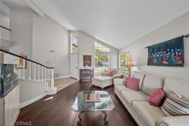 27576 Artine, Saugus, CA 91350