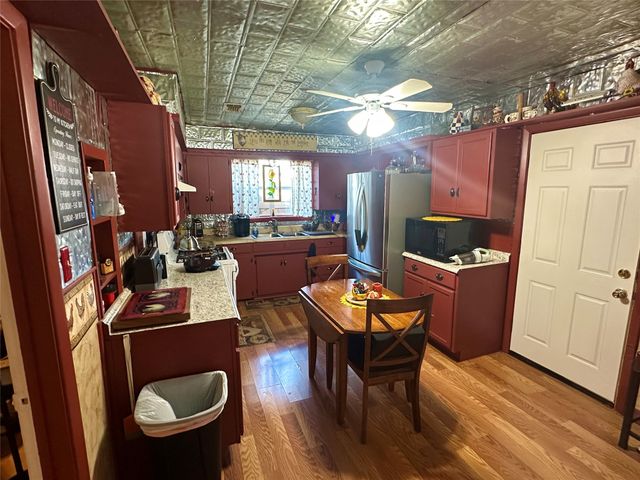 309 Elm Street, Whitesboro, TX 76273