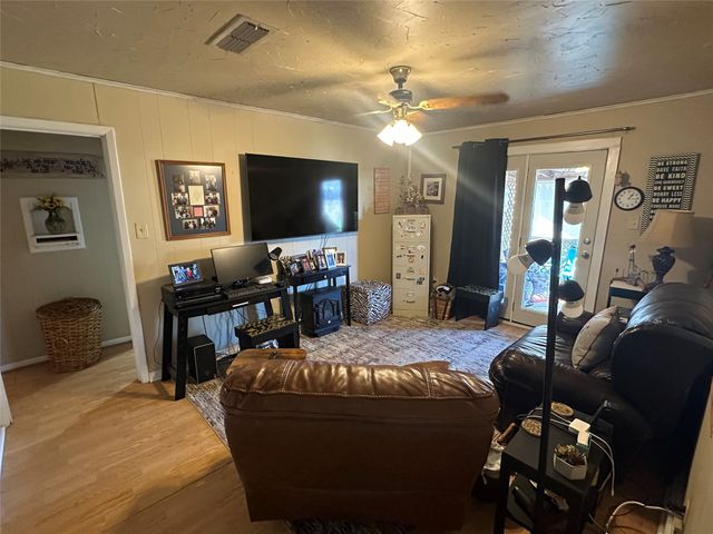 309 Elm Street, Whitesboro, TX 76273