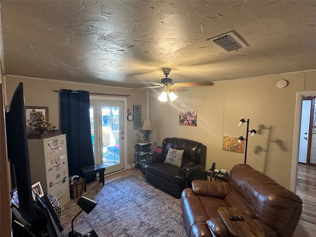 309 Elm Street, Whitesboro, TX 76273